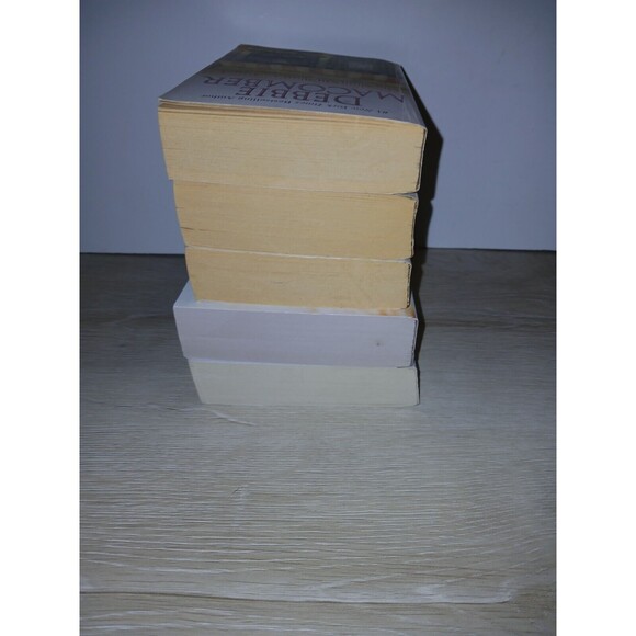 Lot of 5 Paperback Books by Debbie Macomber Romance 4 Are Blossom Street Series - Picture 4 of 13